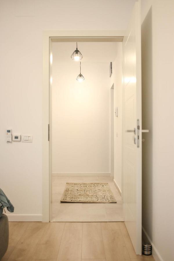 The Next Door Apartaments Bukarest Eksteriør billede